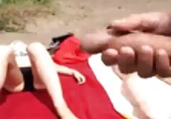 MILF in Netzstrümpfen teilen sich freie perverse pornos einen steifen Schwanz und tauschen dann die Spermaladung