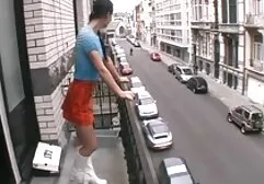 Sie weiß, wie man freie milf pornos fickt.