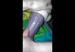 Sexy Cuttie mag es, wenn sie ihre nasse Fotze freie pornofilme anschauen von einem geilen Kerl im Freien lecken lässt