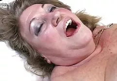 Big Tittied Blonde MILF Rheina Shine liebt jungen Schwanz freie pornos oma