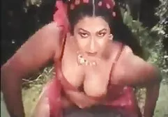 Nasse Muschi necken, bis sie endlich freie sexfime abspritzt